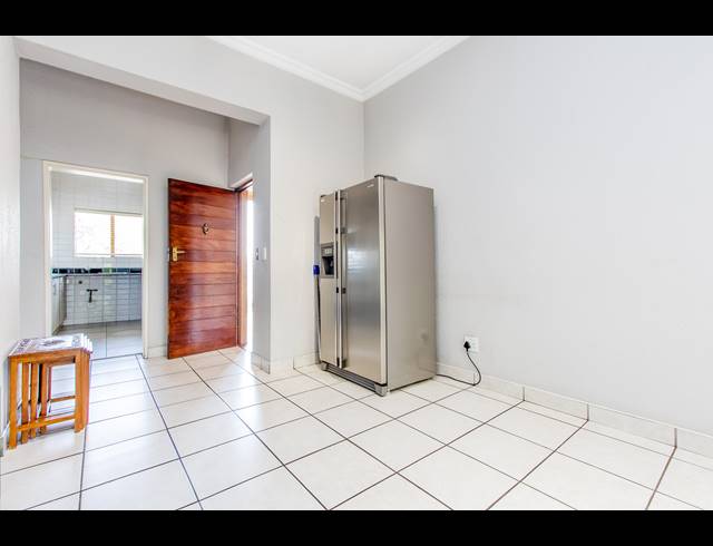 2 BEDROOM APARTMENT TO LET IN WOODMEAD